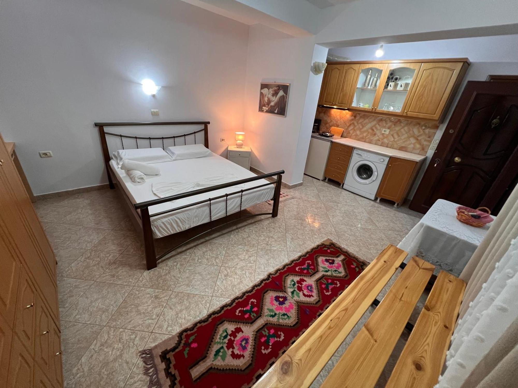 Erjon Apartment